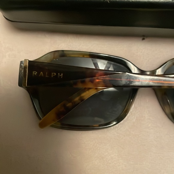 Ralph Ralph Lauren RA 5122 954/13 brown tortoise sunglasses with black hard case - Picture 3 of 13